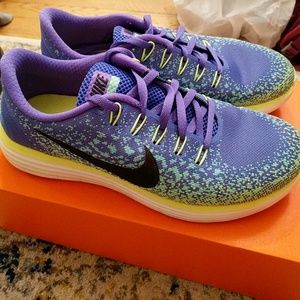 Nike Free RN Distance Sneaker